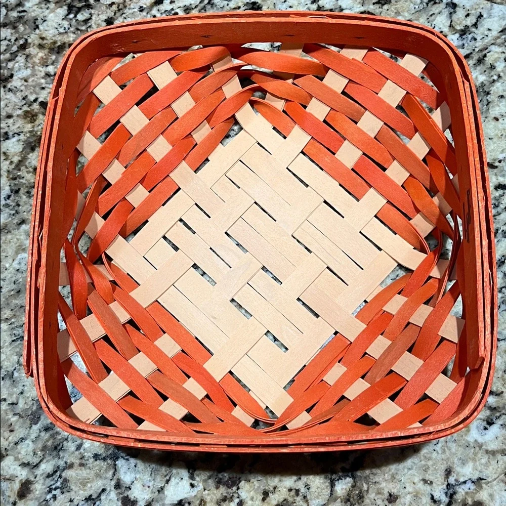 Longaberger Basket signed by renowned weaver Mary Senter, dated 2022